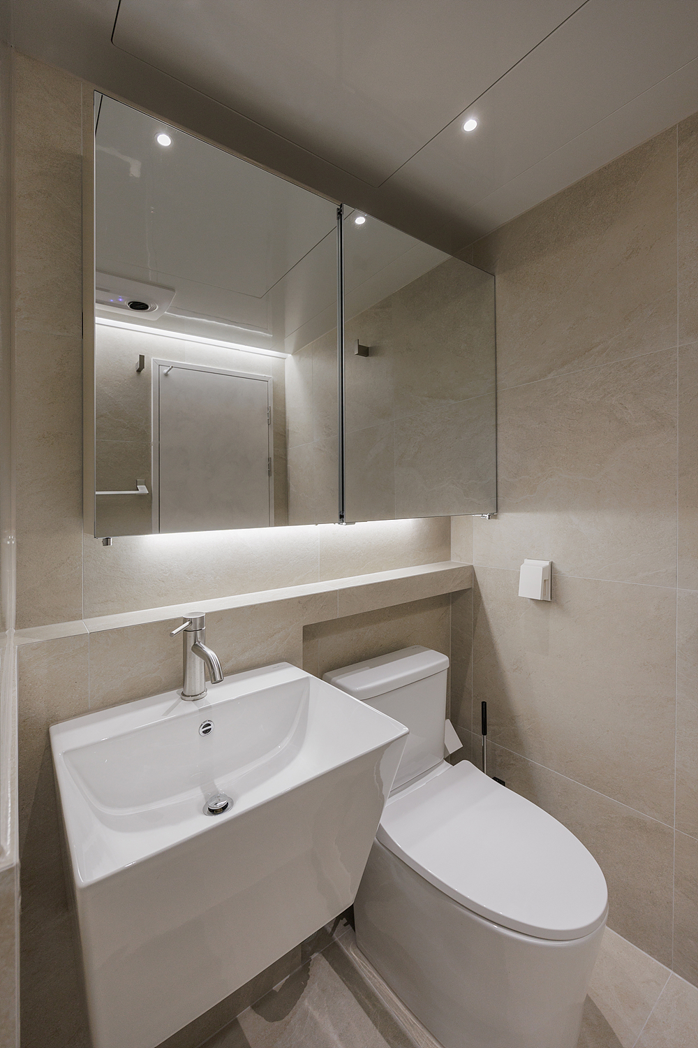 /user/i/idamdesign/editor/2603/b2bde5350571531480c4816eece074f6_1774586488_2338.jpg 이미지크게보기