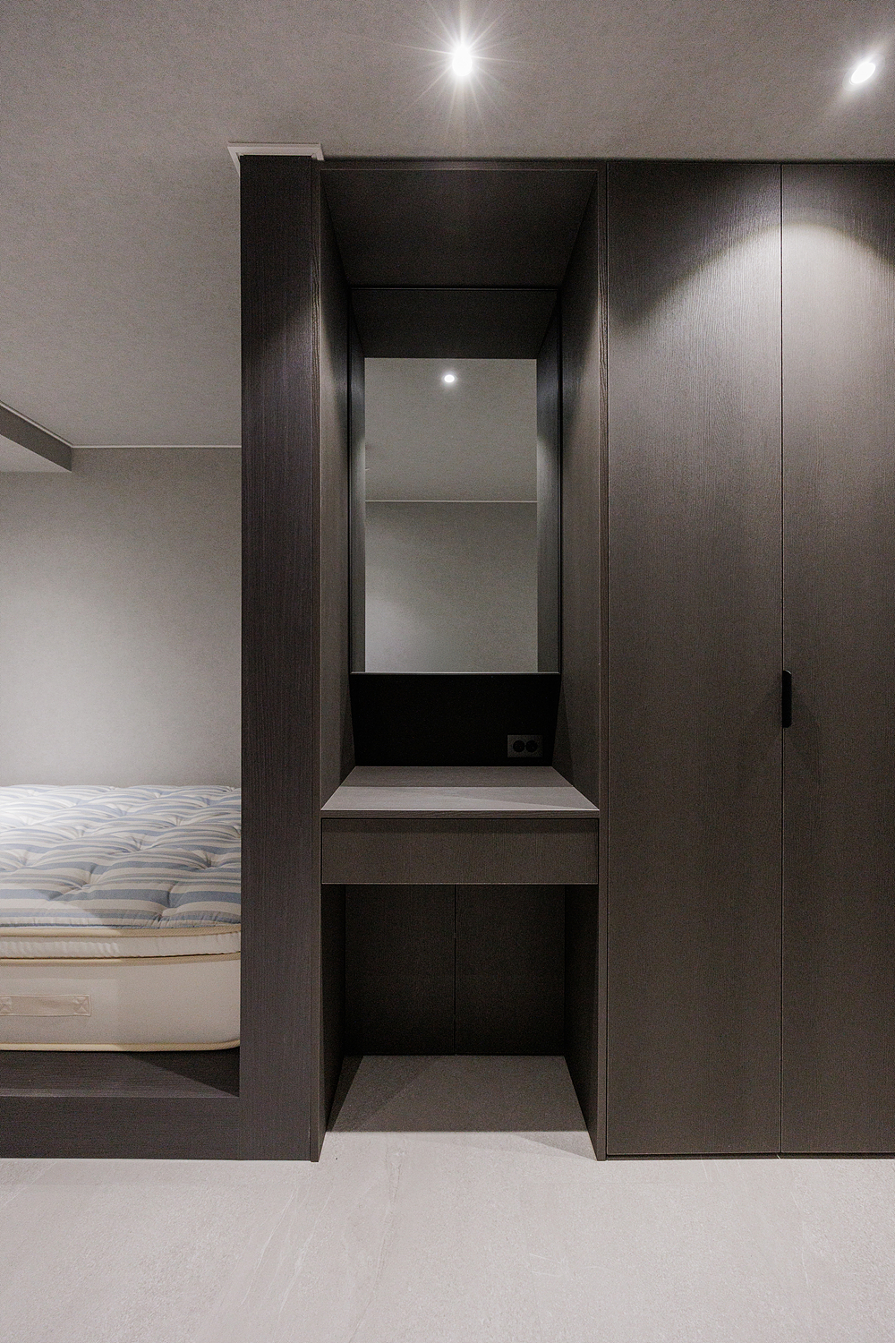 /user/i/idamdesign/editor/2603/b2bde5350571531480c4816eece074f6_1774586502_7613.jpg 이미지크게보기