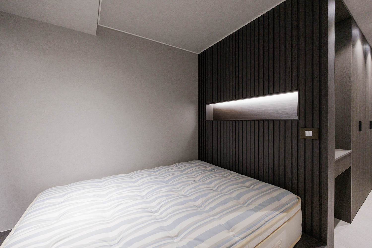 /user/i/idamdesign/editor/2603/b2bde5350571531480c4816eece074f6_1774586503_7967.jpg 이미지크게보기