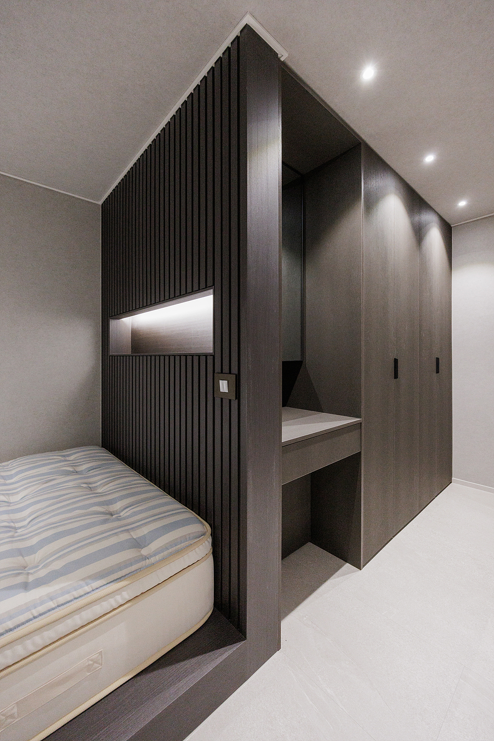 /user/i/idamdesign/editor/2603/b2bde5350571531480c4816eece074f6_1774586504_5605.jpg 이미지크게보기