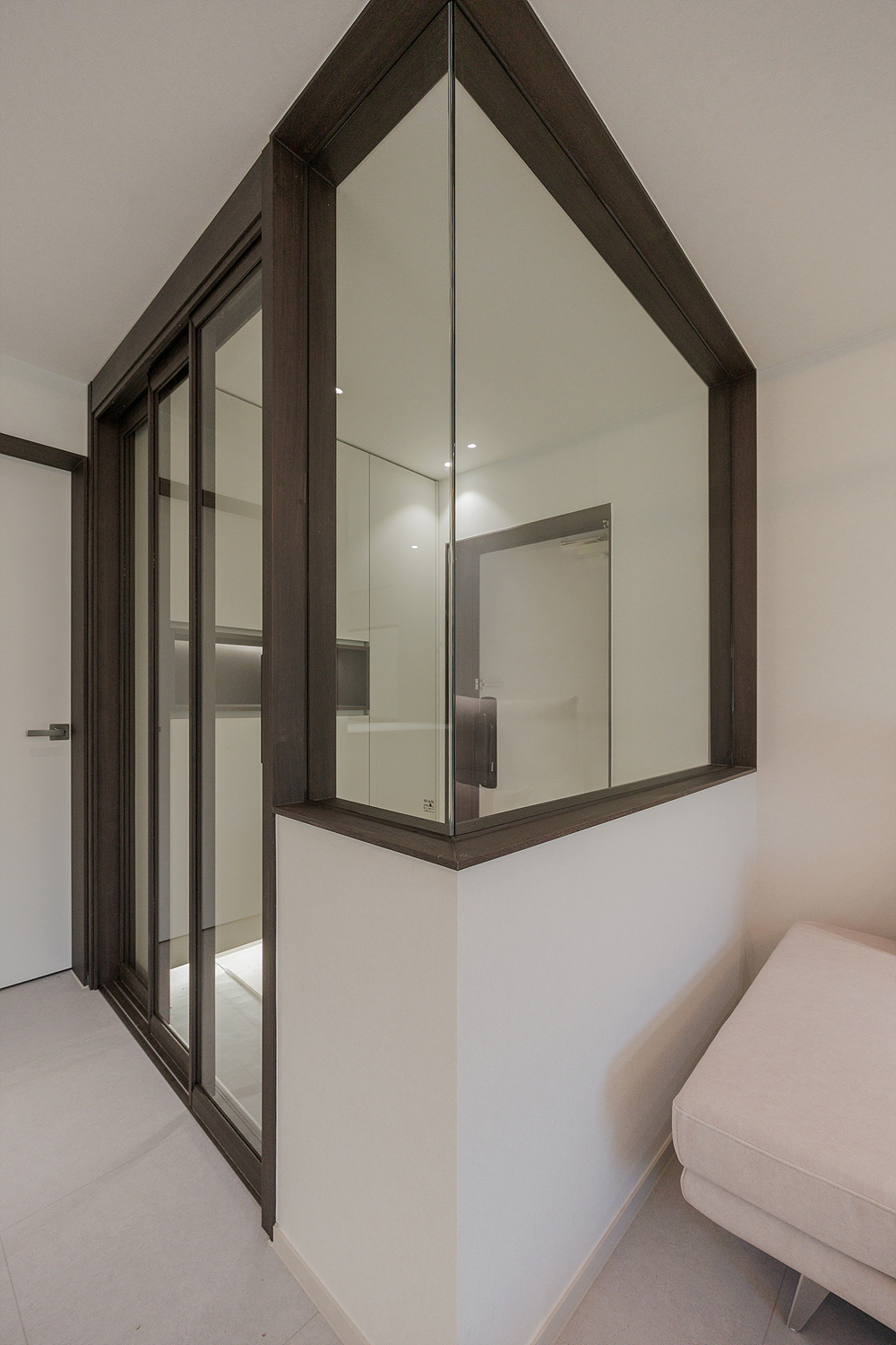 /user/i/idamdesign/editor/2604/2fd419fba613d87056eb79d1a813474a_1775452990_628.jpg 이미지크게보기
