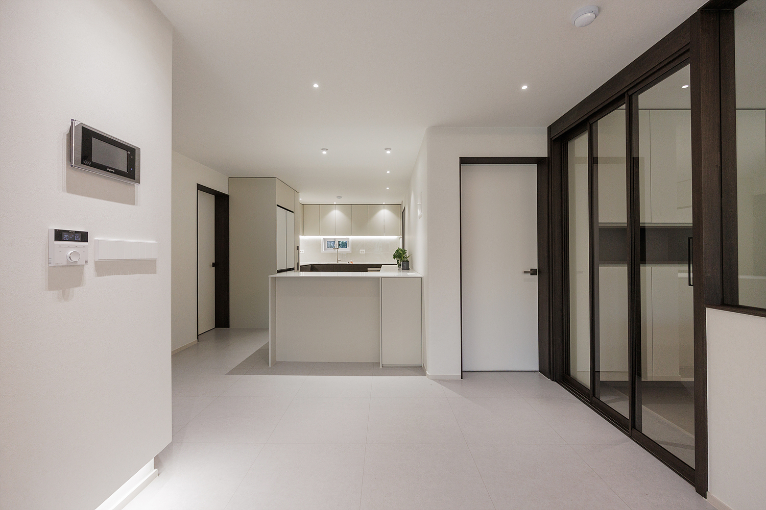 /user/i/idamdesign/editor/2604/2fd419fba613d87056eb79d1a813474a_1775452998_7529.jpg 이미지크게보기
