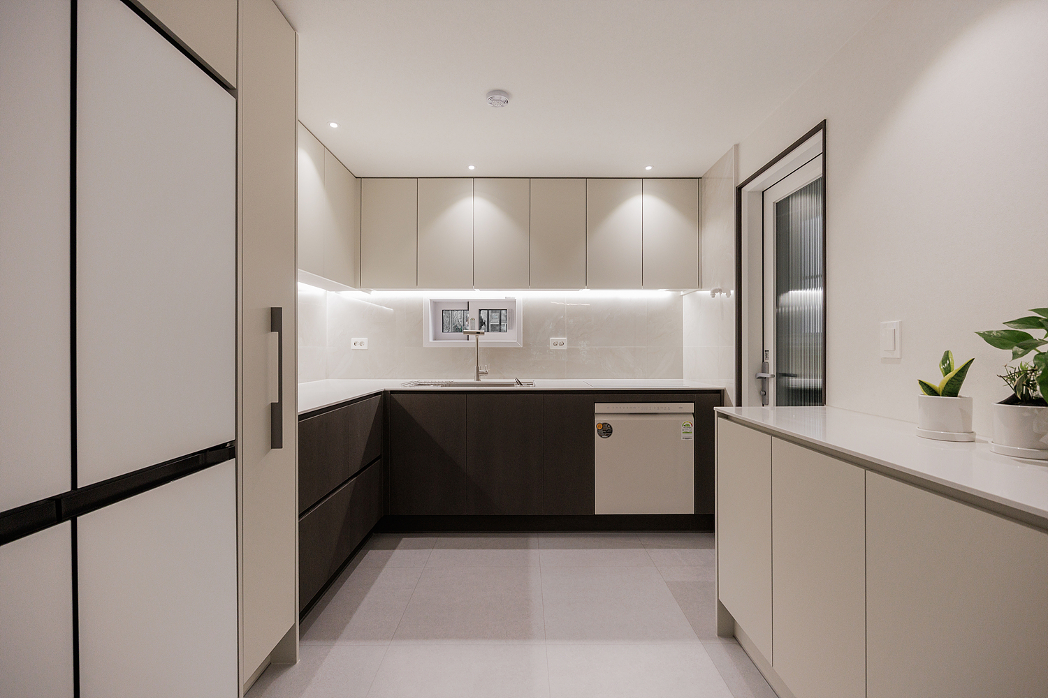 /user/i/idamdesign/editor/2604/2fd419fba613d87056eb79d1a813474a_1775453002_0457.jpg 이미지크게보기