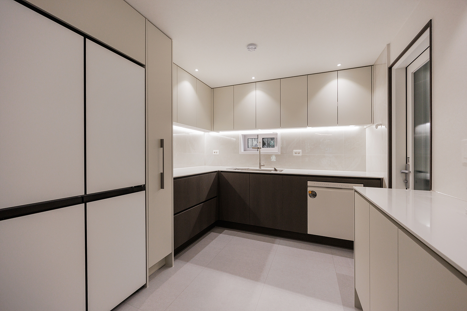 /user/i/idamdesign/editor/2604/2fd419fba613d87056eb79d1a813474a_1775453002_2457.jpg 이미지크게보기