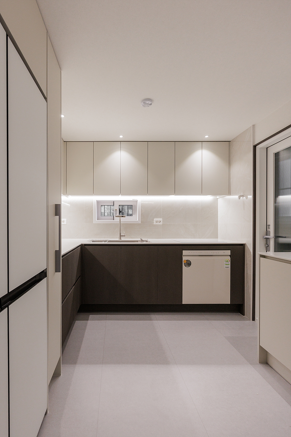 /user/i/idamdesign/editor/2604/2fd419fba613d87056eb79d1a813474a_1775453009_1303.jpg 이미지크게보기