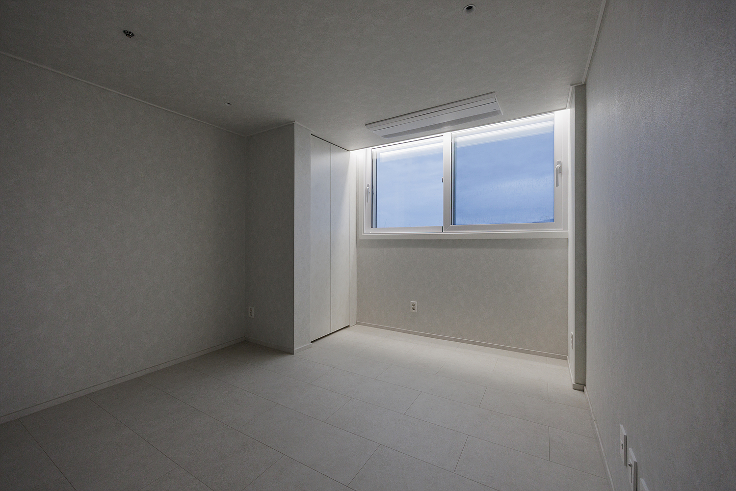 /user/i/idamdesign/editor/2606/01021d648ab430ab5534ca0df656ab41_1782444090_032.jpg 이미지크게보기