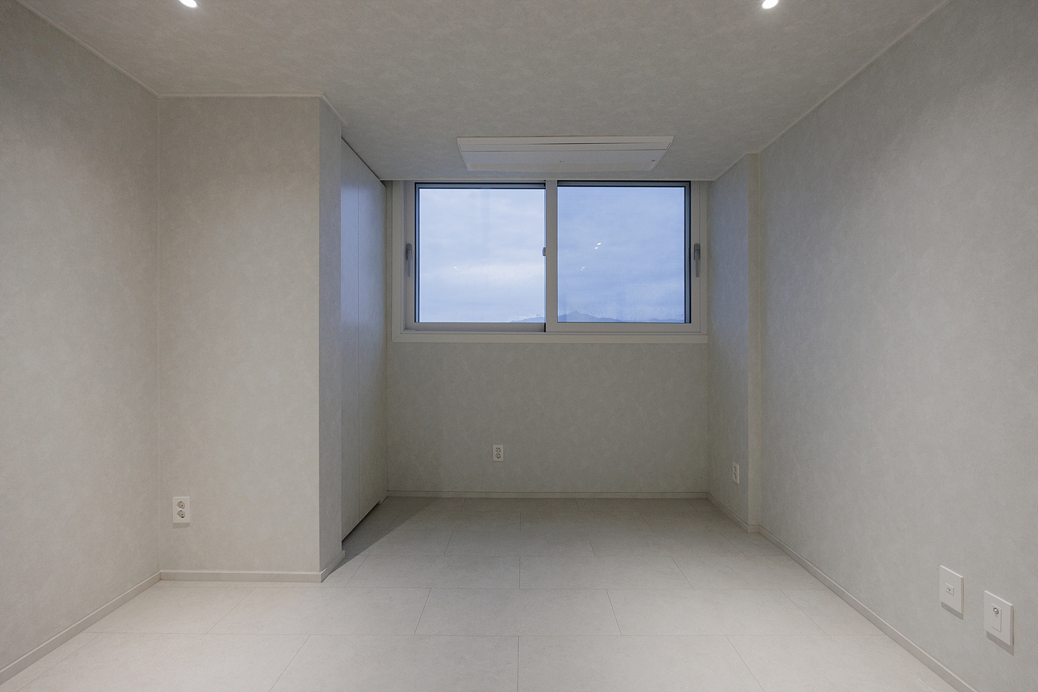 /user/i/idamdesign/editor/2606/01021d648ab430ab5534ca0df656ab41_1782444098_8774.jpg 이미지크게보기