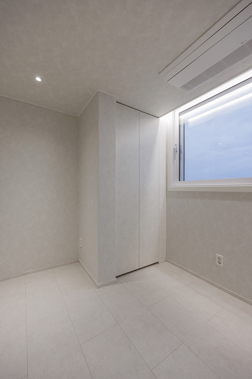 /user/i/idamdesign/editor/2606/01021d648ab430ab5534ca0df656ab41_1782444099_0633.jpg 이미지크게보기
