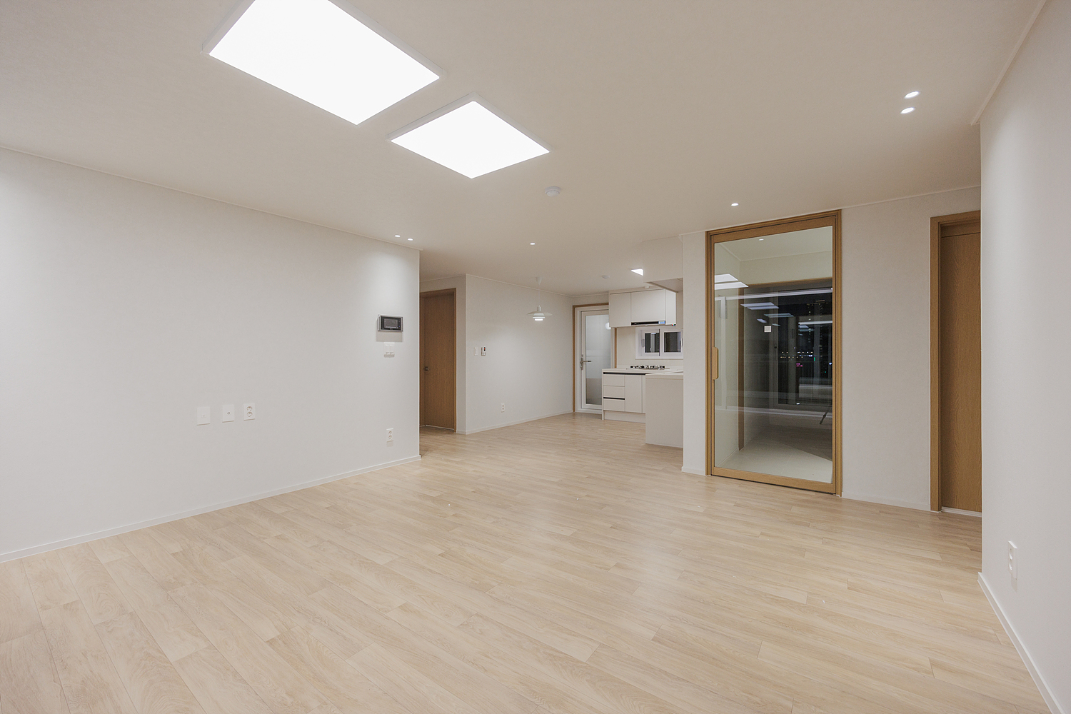 /user/i/idamdesign/editor/2606/42a1e74e2df3af988e53a8ef0339722c_1780291037_5776.jpg 이미지크게보기