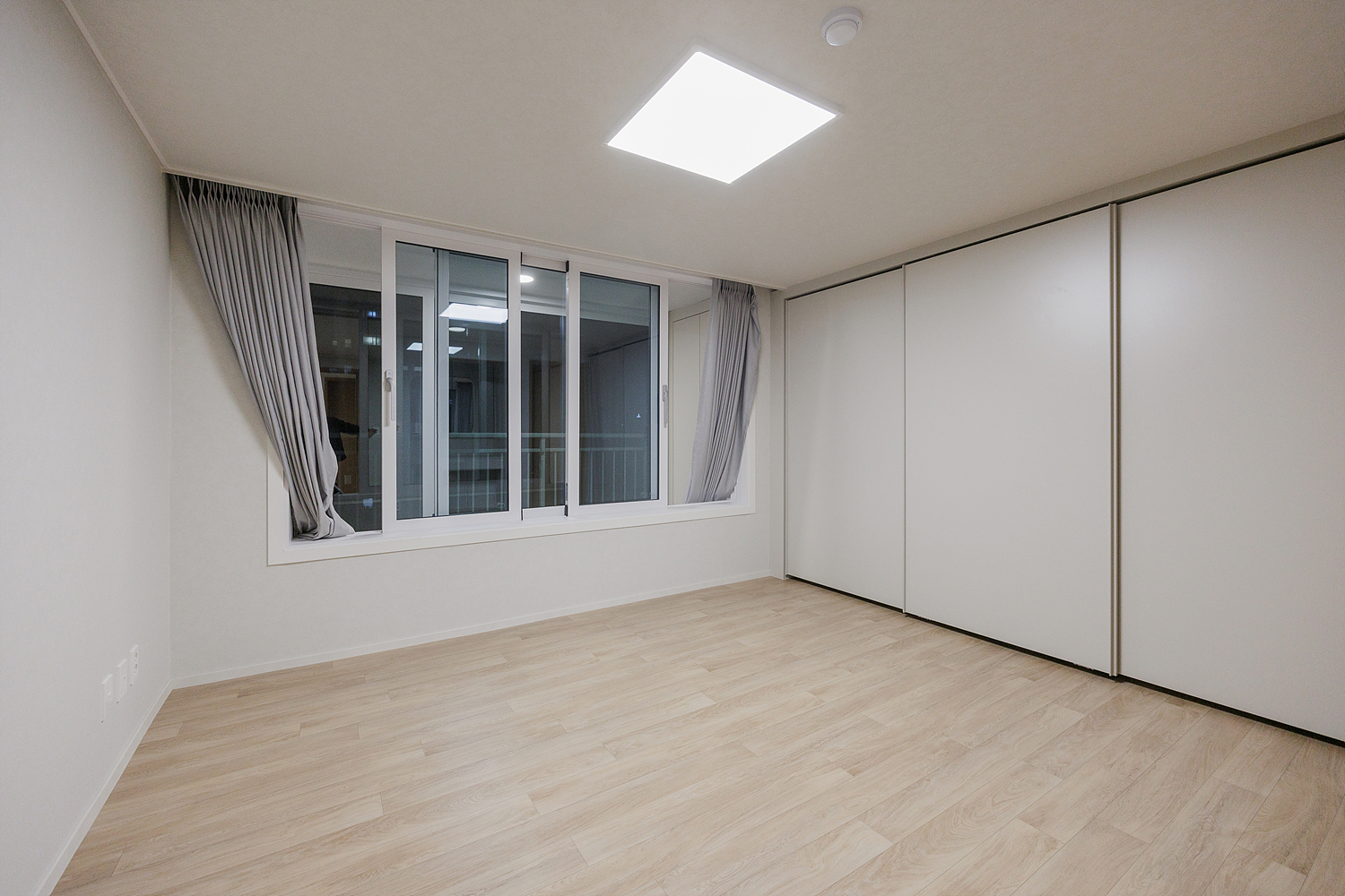 /user/i/idamdesign/editor/2606/42a1e74e2df3af988e53a8ef0339722c_1780291050_3948.jpg 이미지크게보기