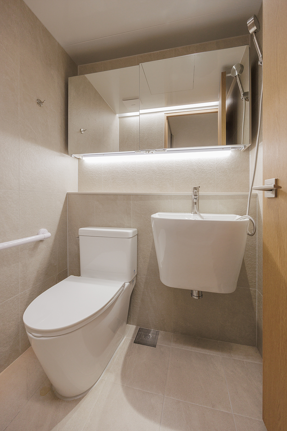 /user/i/idamdesign/editor/2606/42a1e74e2df3af988e53a8ef0339722c_1780291062_3278.jpg 이미지크게보기