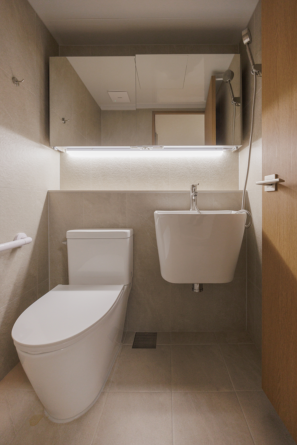 /user/i/idamdesign/editor/2606/42a1e74e2df3af988e53a8ef0339722c_1780291062_5575.jpg 이미지크게보기