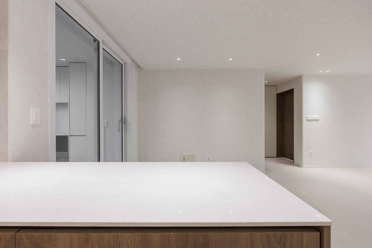 /user/i/idamdesign/editor/2606/773a9ec4f27fc89297e5f6420b09397a_1782102943_3177.jpg 이미지크게보기