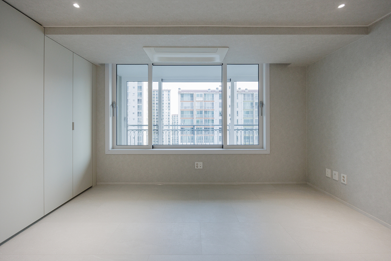 /user/i/idamdesign/editor/2606/773a9ec4f27fc89297e5f6420b09397a_1782102961_2188.jpg 이미지크게보기