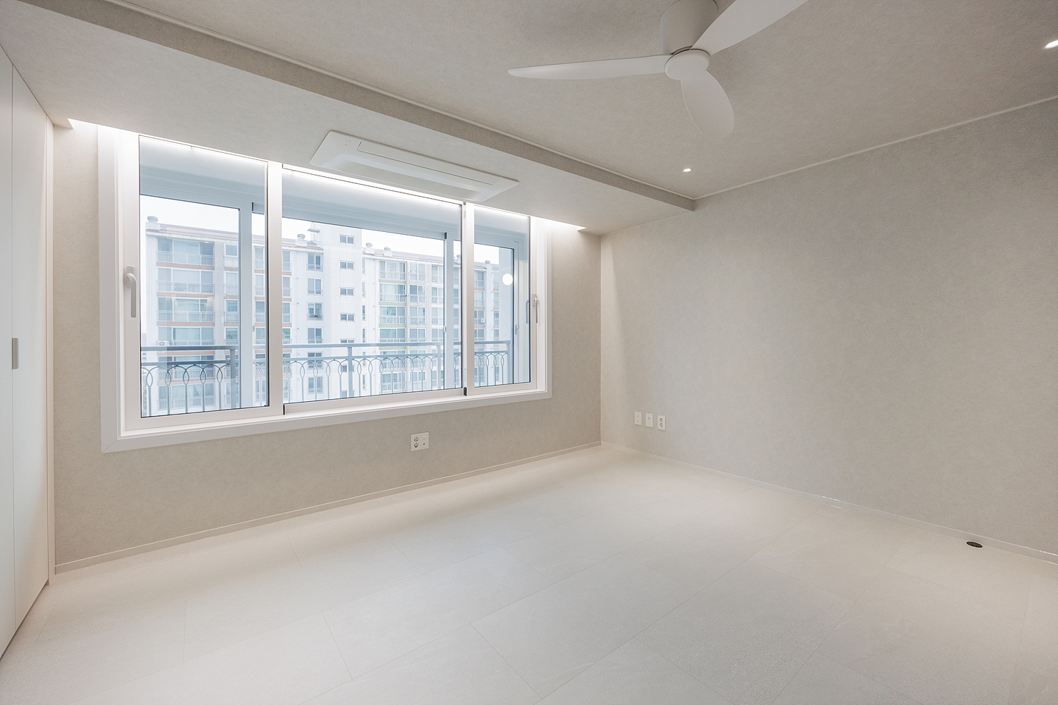 /user/i/idamdesign/editor/2606/773a9ec4f27fc89297e5f6420b09397a_1782102961_4128.jpg 이미지크게보기