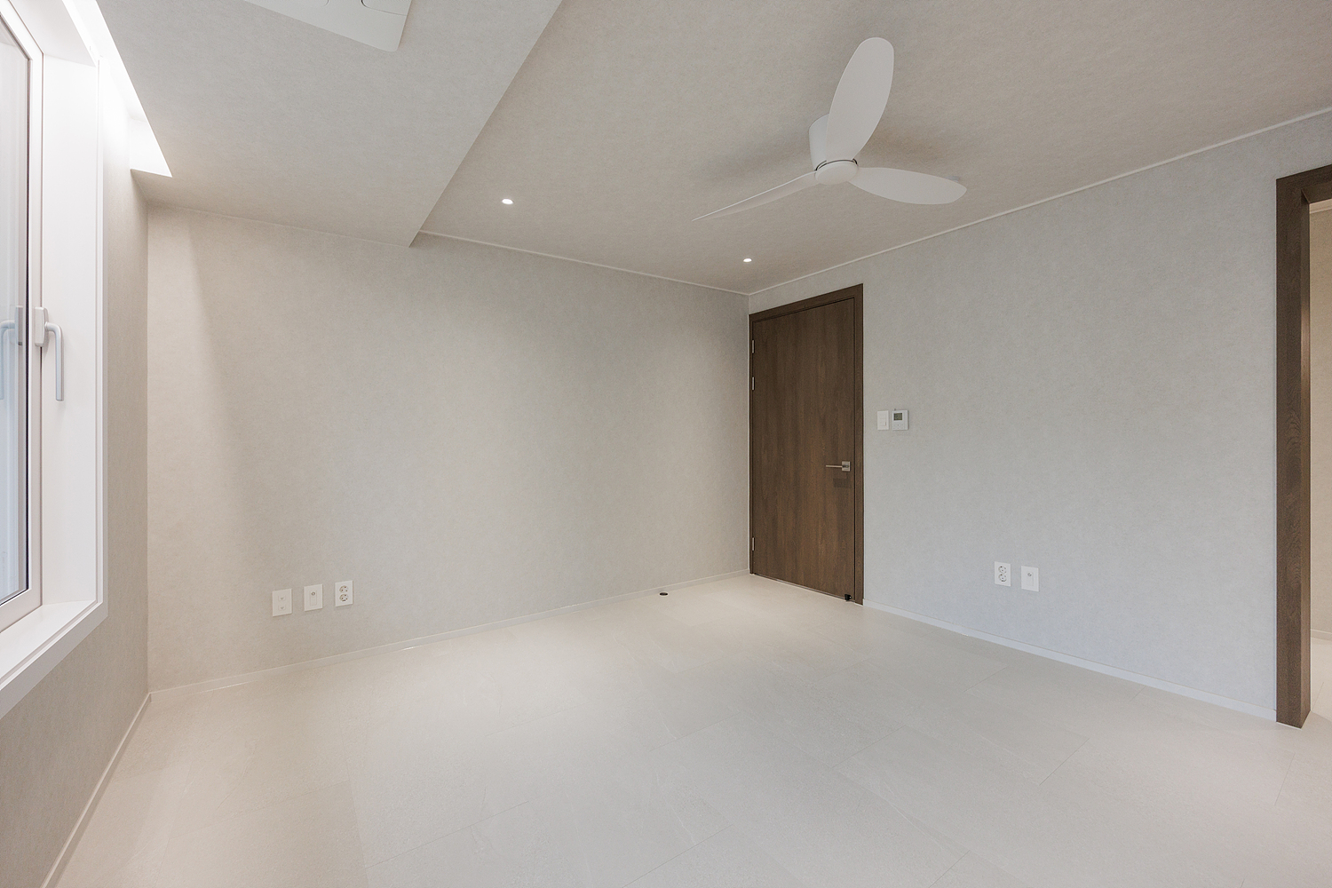 /user/i/idamdesign/editor/2606/773a9ec4f27fc89297e5f6420b09397a_1782102961_8058.jpg 이미지크게보기