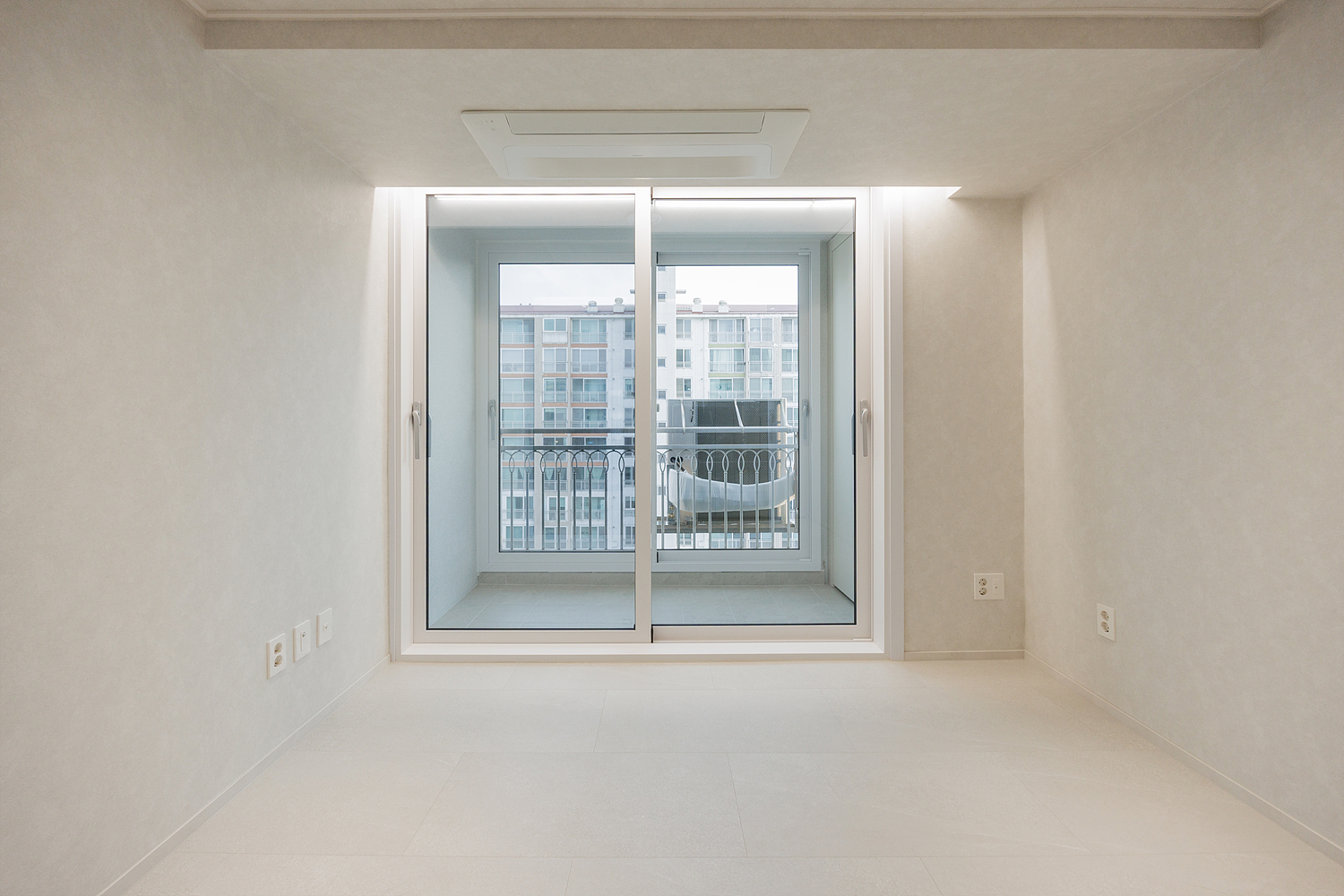 /user/i/idamdesign/editor/2606/773a9ec4f27fc89297e5f6420b09397a_1782102973_3758.jpg 이미지크게보기