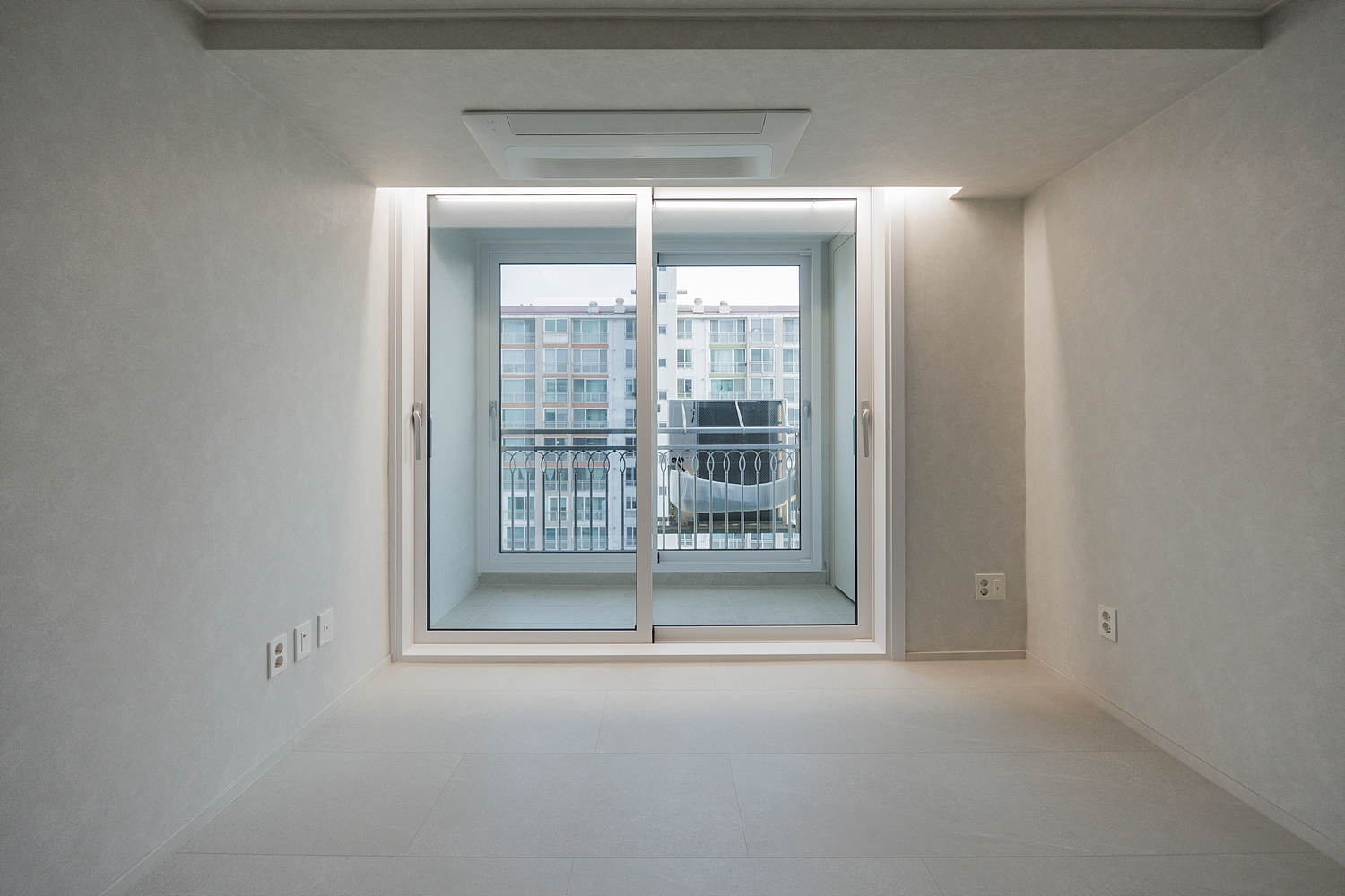 /user/i/idamdesign/editor/2606/773a9ec4f27fc89297e5f6420b09397a_1782102973_5804.jpg 이미지크게보기