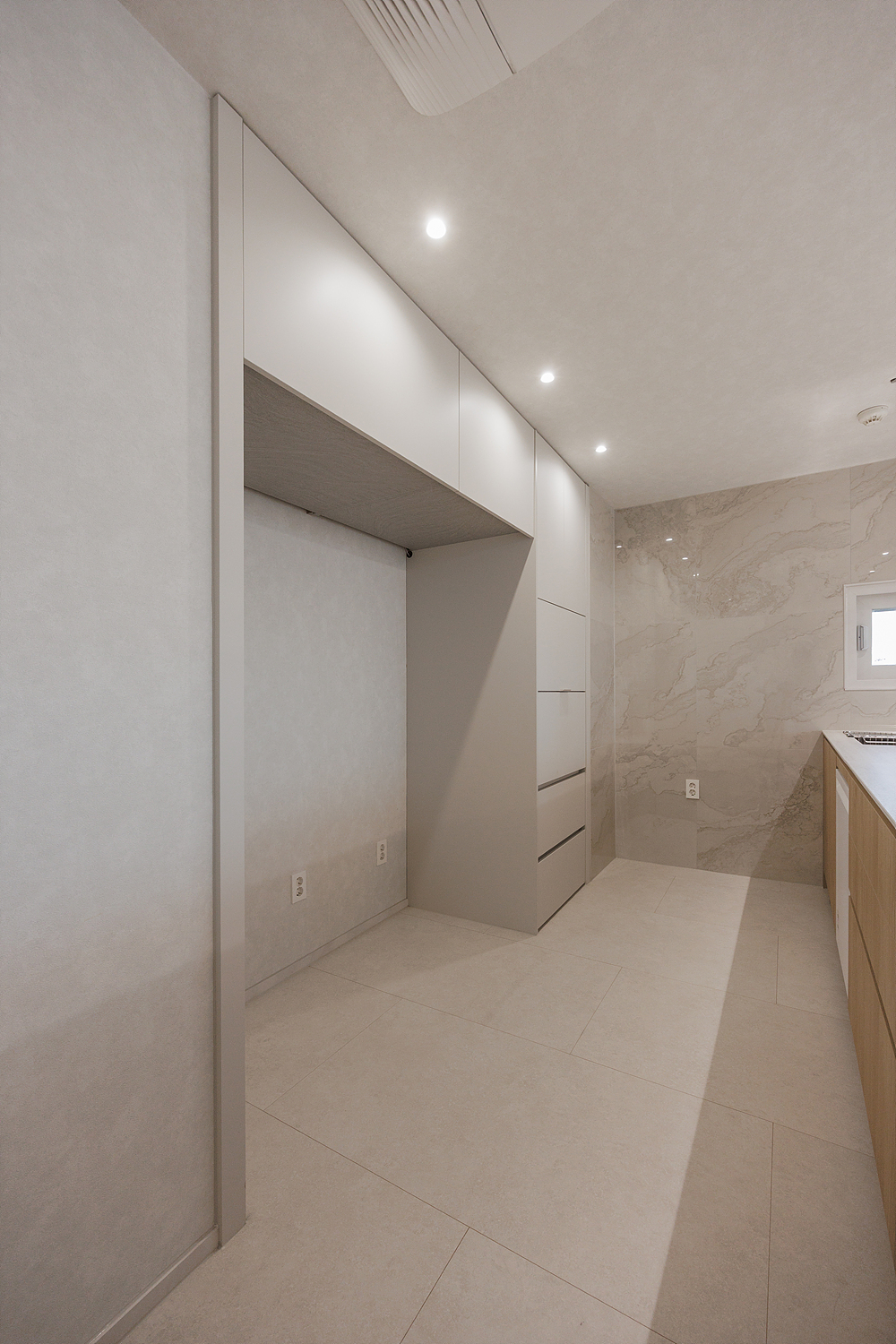 /user/i/idamdesign/editor/2606/9ab1dfa20c6c8a55c20d3af4b1983ed4_1780982056_7457.jpg 이미지크게보기