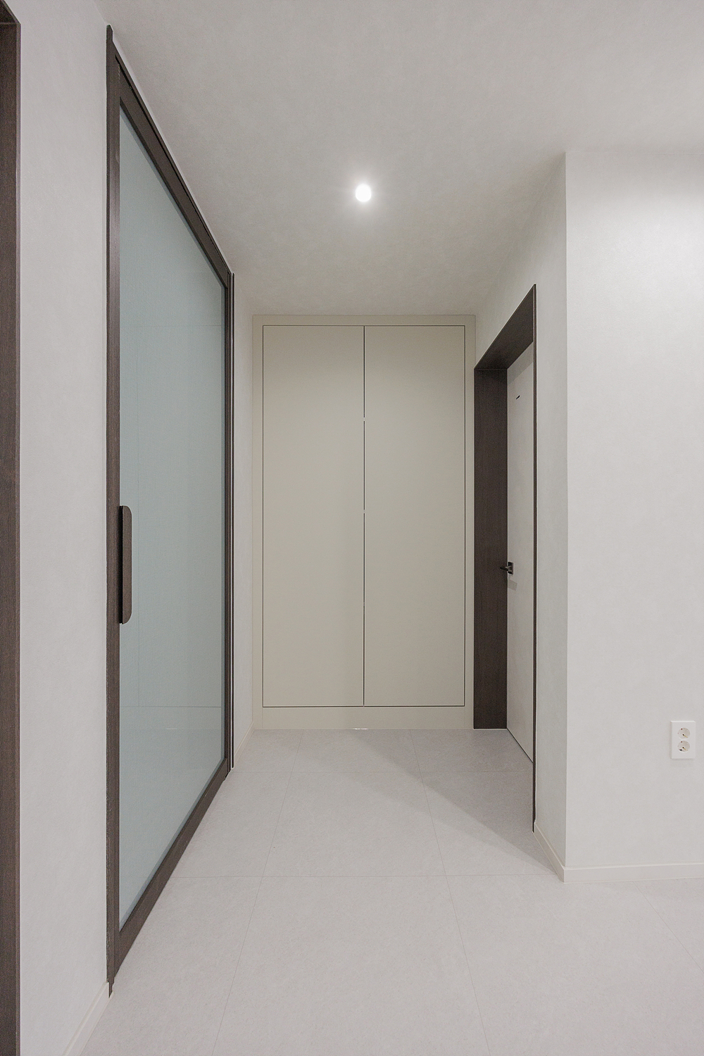 /user/i/idamdesign/editor/2606/d564d324df58f32044ef20c722c9b39e_1781487172_969.jpg 이미지크게보기