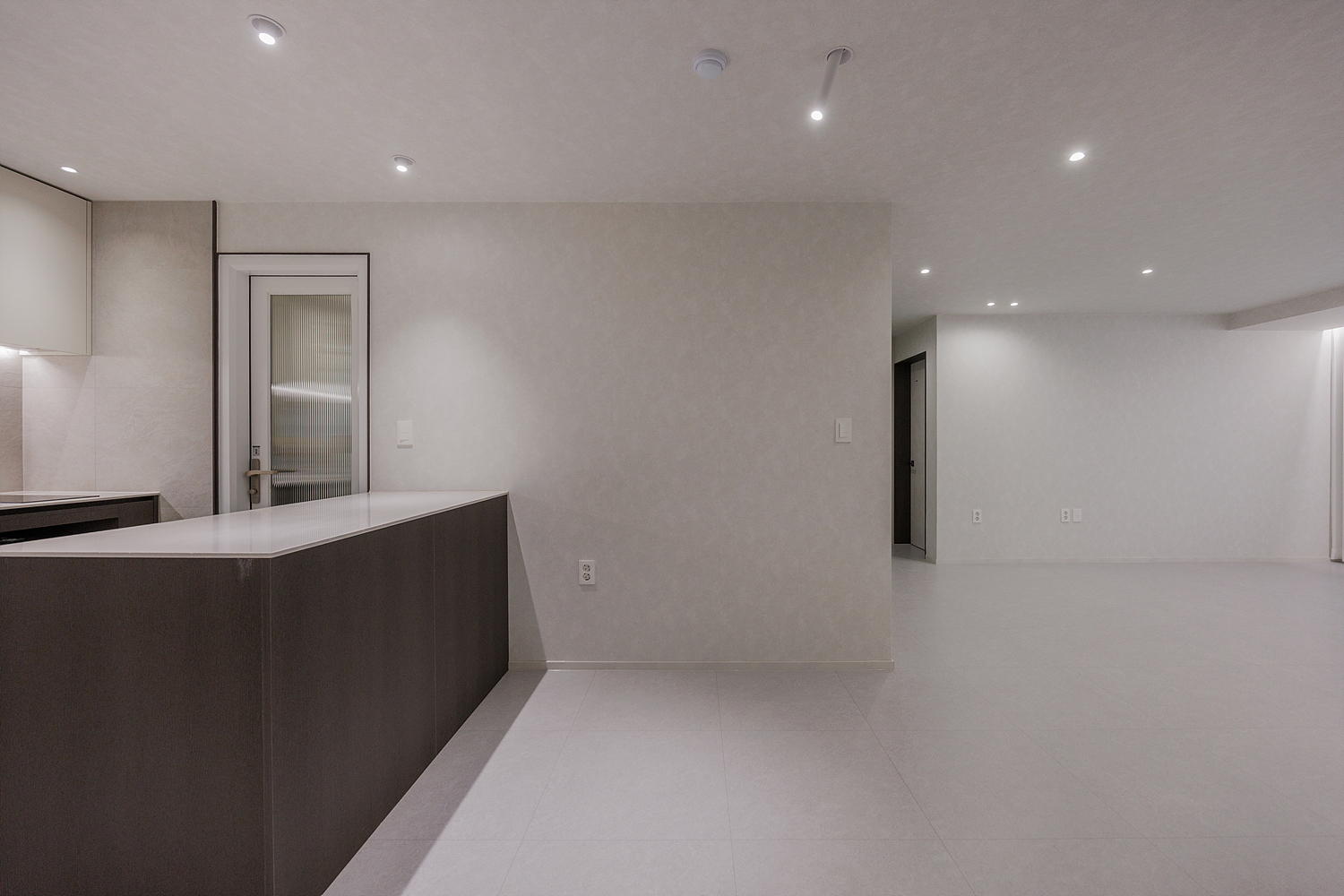 /user/i/idamdesign/editor/2606/d564d324df58f32044ef20c722c9b39e_1781487185_094.jpg 이미지크게보기