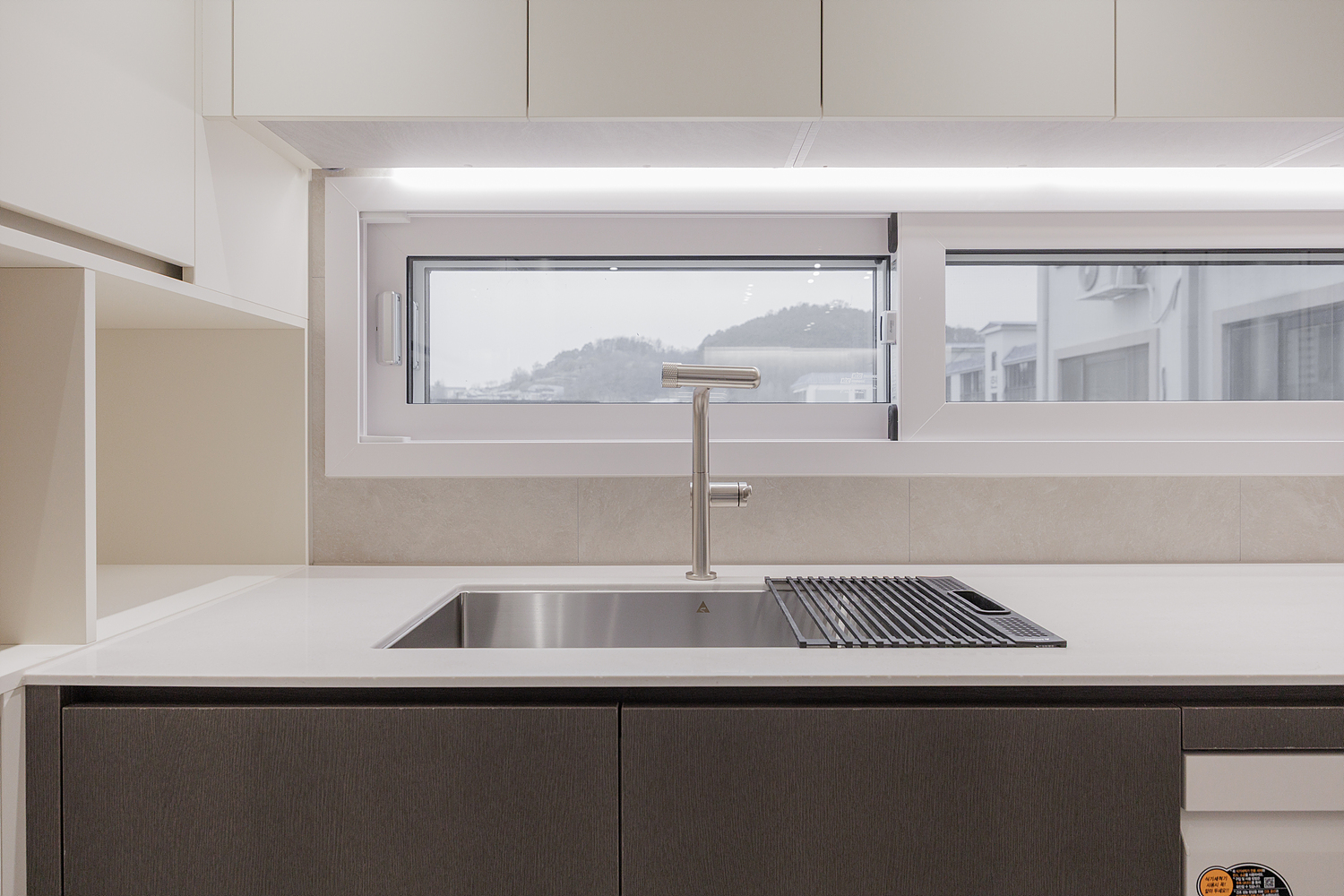 /user/i/idamdesign/editor/2606/d564d324df58f32044ef20c722c9b39e_1781487193_1061.jpg 이미지크게보기