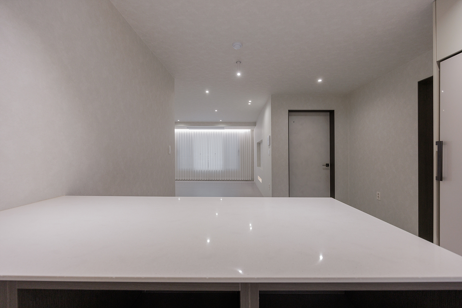 /user/i/idamdesign/editor/2606/d564d324df58f32044ef20c722c9b39e_1781487193_8745.jpg 이미지크게보기