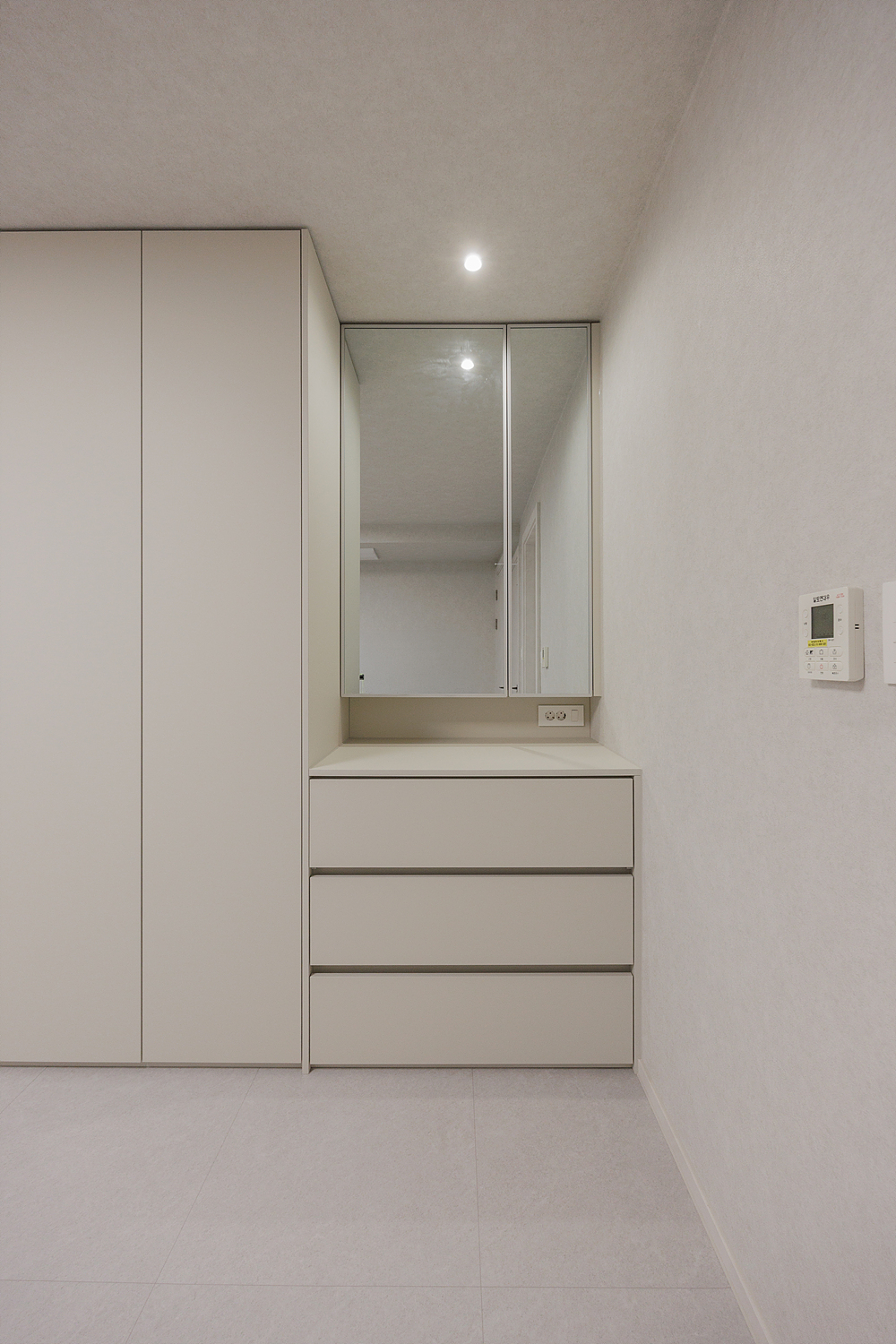 /user/i/idamdesign/editor/2606/d564d324df58f32044ef20c722c9b39e_1781487212_371.jpg 이미지크게보기