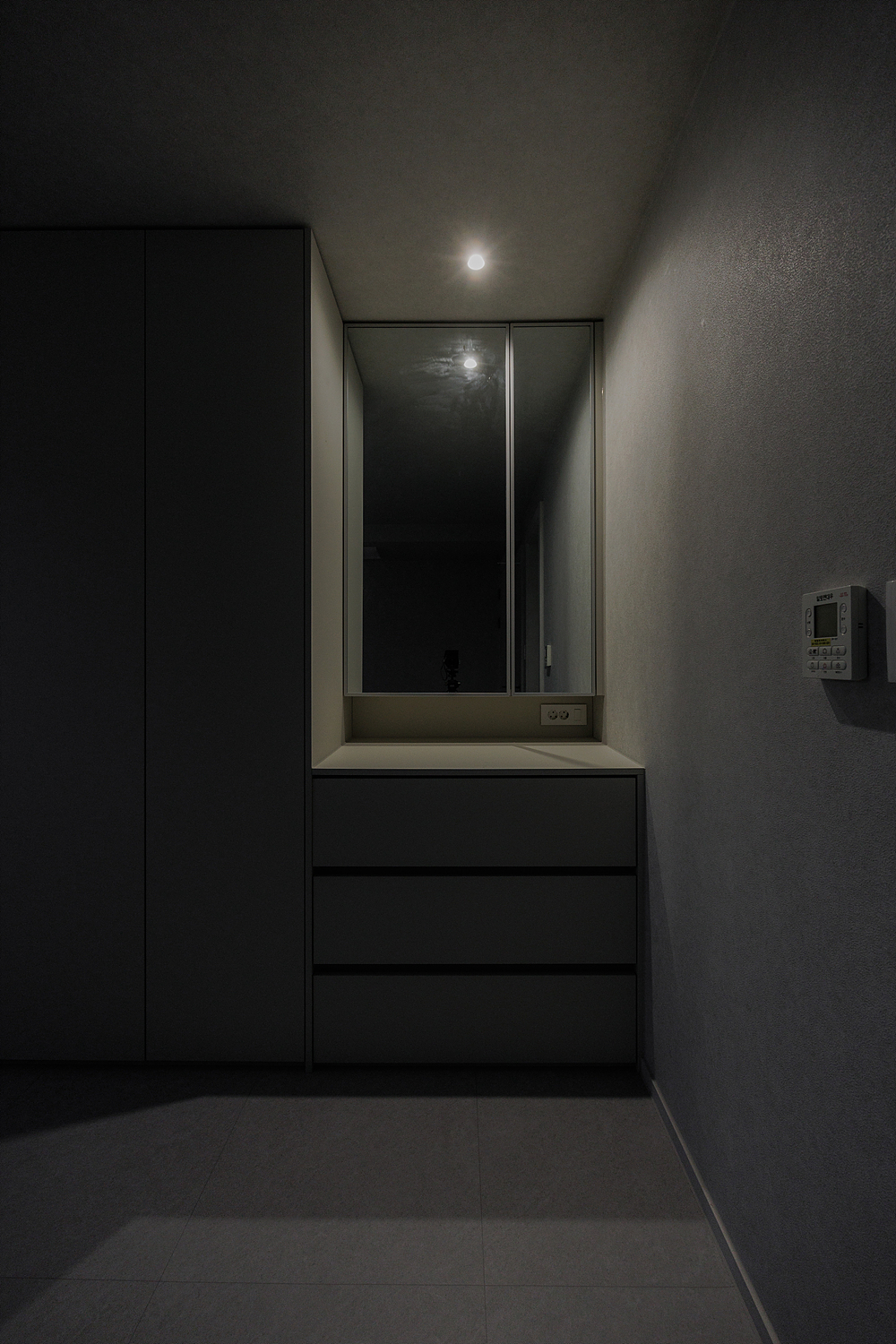 /user/i/idamdesign/editor/2606/d564d324df58f32044ef20c722c9b39e_1781487212_5739.jpg 이미지크게보기