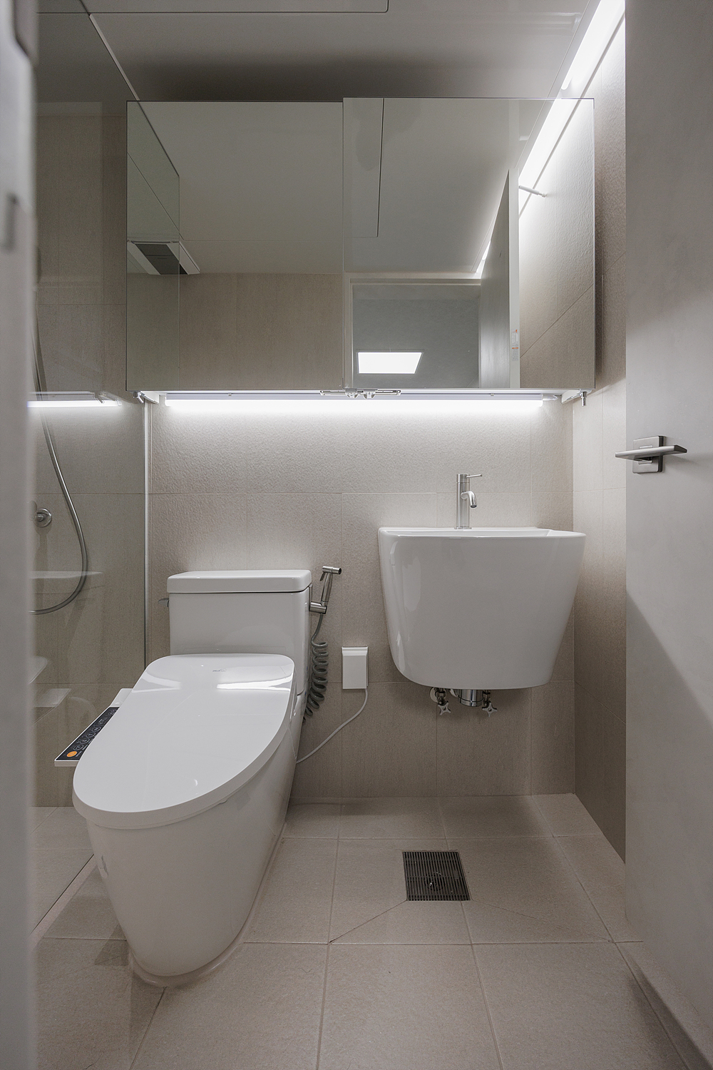 /user/i/idamdesign/editor/2606/d564d324df58f32044ef20c722c9b39e_1781487213_0477.jpg 이미지크게보기