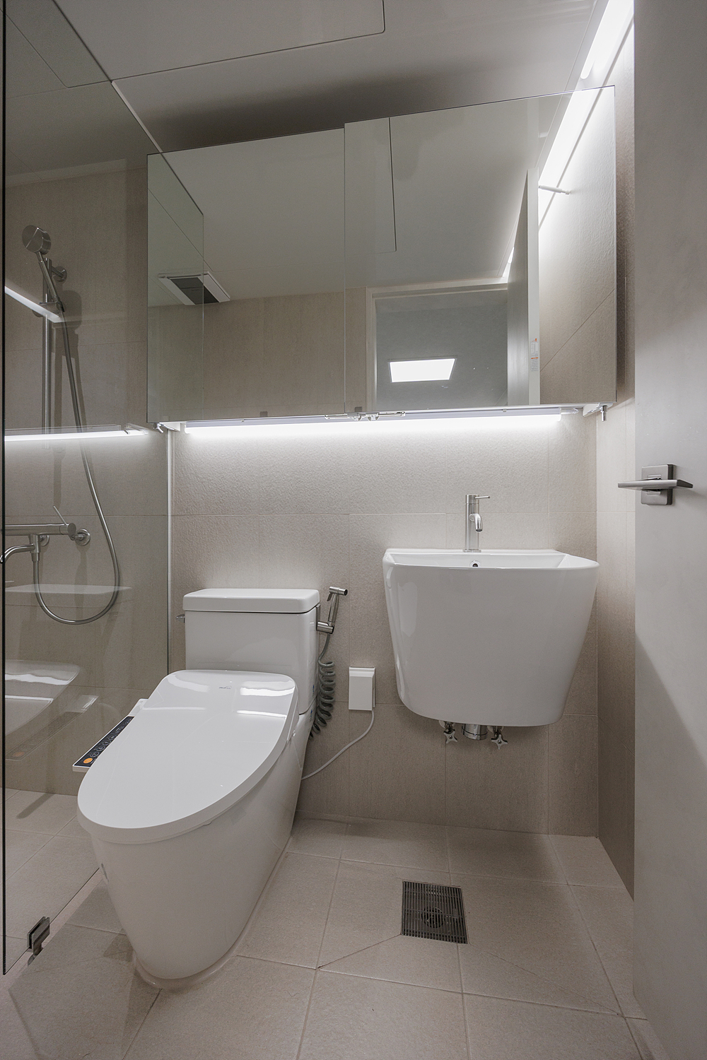 /user/i/idamdesign/editor/2606/d564d324df58f32044ef20c722c9b39e_1781487213_2455.jpg 이미지크게보기