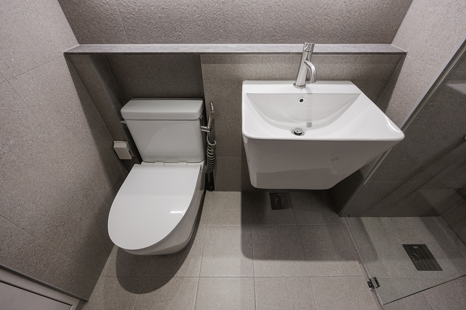 /user/i/idamdesign/editor/2606/d564d324df58f32044ef20c722c9b39e_1781487242_0186.jpg 이미지크게보기