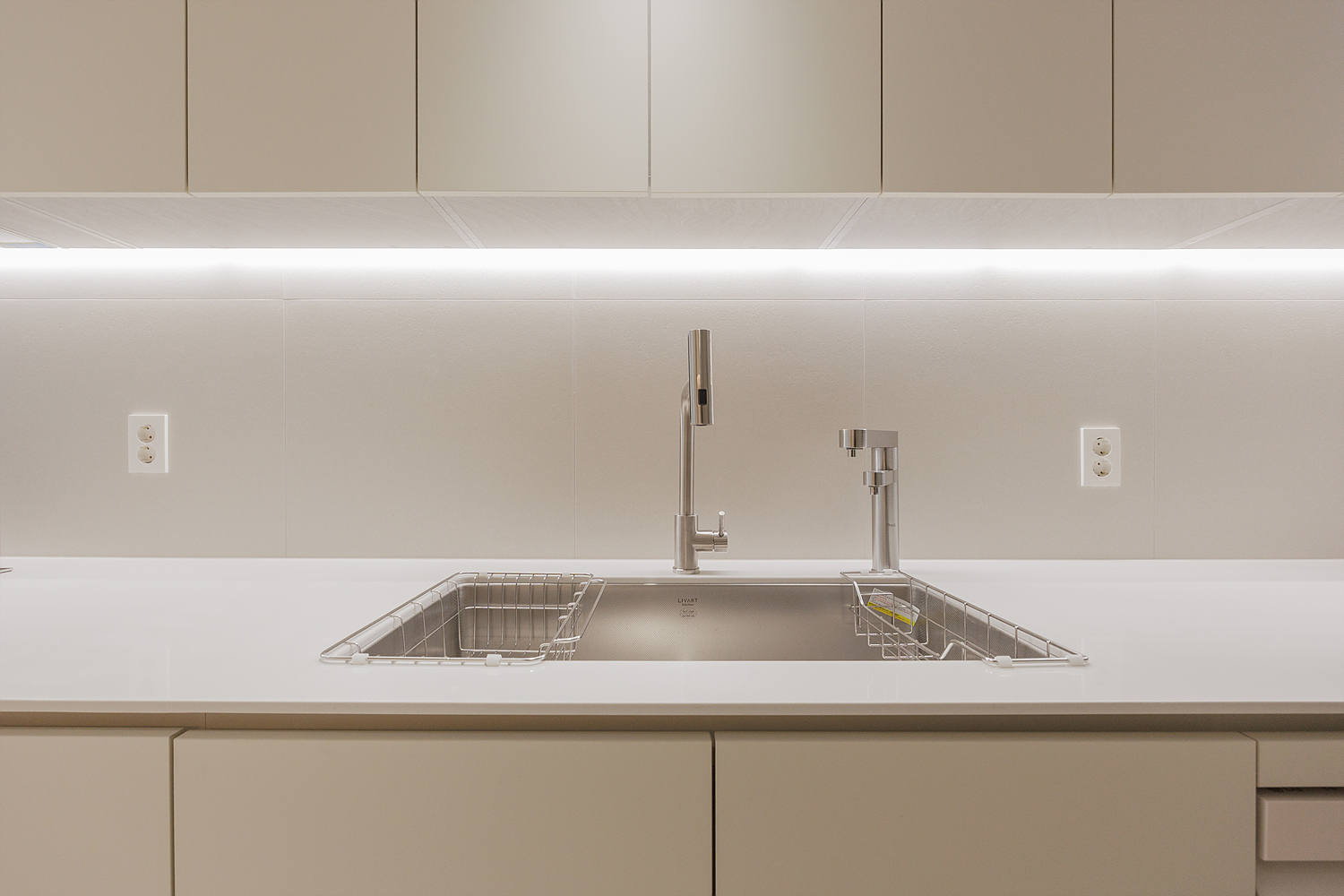 /user/i/idamdesign/editor/2607/0c468d6608680f1ed51bb2b0902ca32a_1784513362_5949.jpg 이미지크게보기