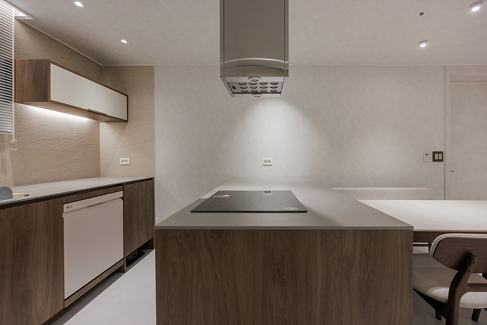 /user/i/idamdesign/editor/2607/22b6267dc49099aefc8a62872abb641b_1782883070_4764.jpg 이미지크게보기