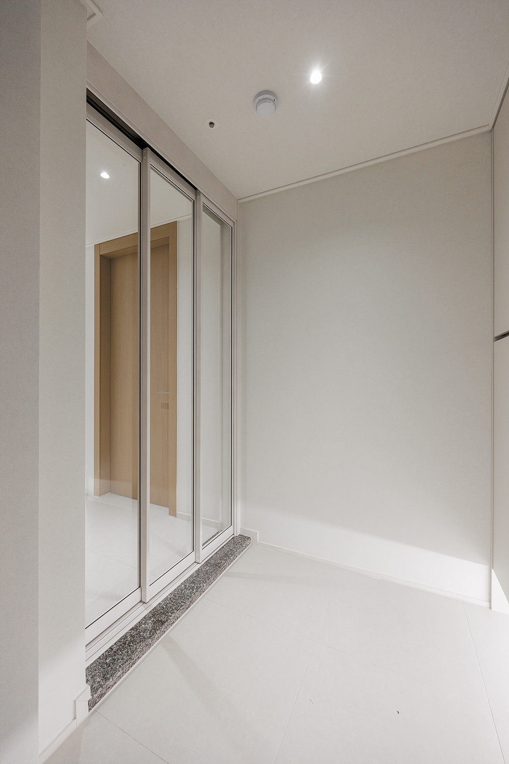 /user/i/idamdesign/editor/2607/eee0c91f272c006945396bc6747868cb_1784005933_9274.jpg 이미지크게보기