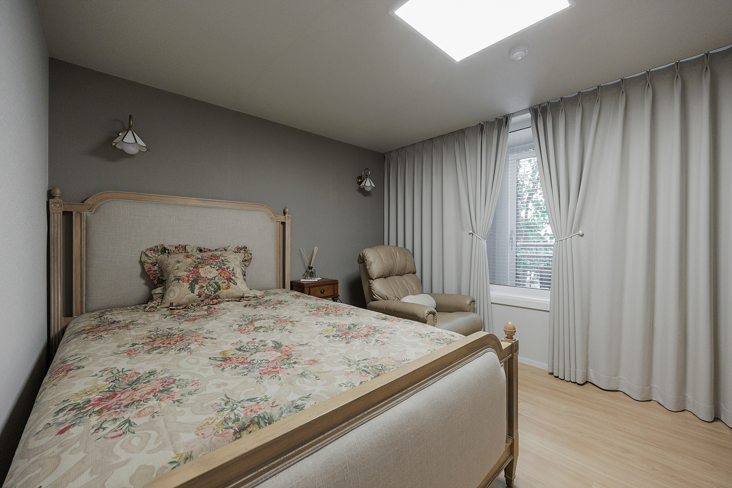 /user/i/idamdesign/editor/2608/6c6daeb4a80e1017660567b6977d3ea4_1785735138_0282.jpg 이미지크게보기