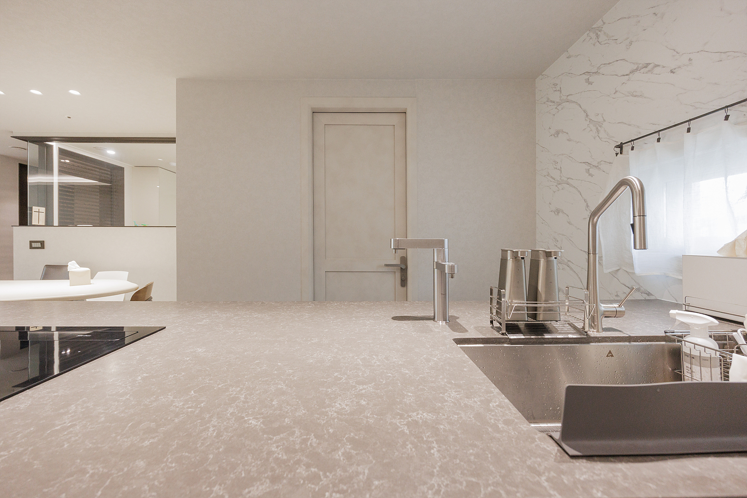/user/i/idamdesign/editor/2608/bea605ea67853a95f4e1f304c043b6f3_1787539650_2769.jpg 이미지크게보기