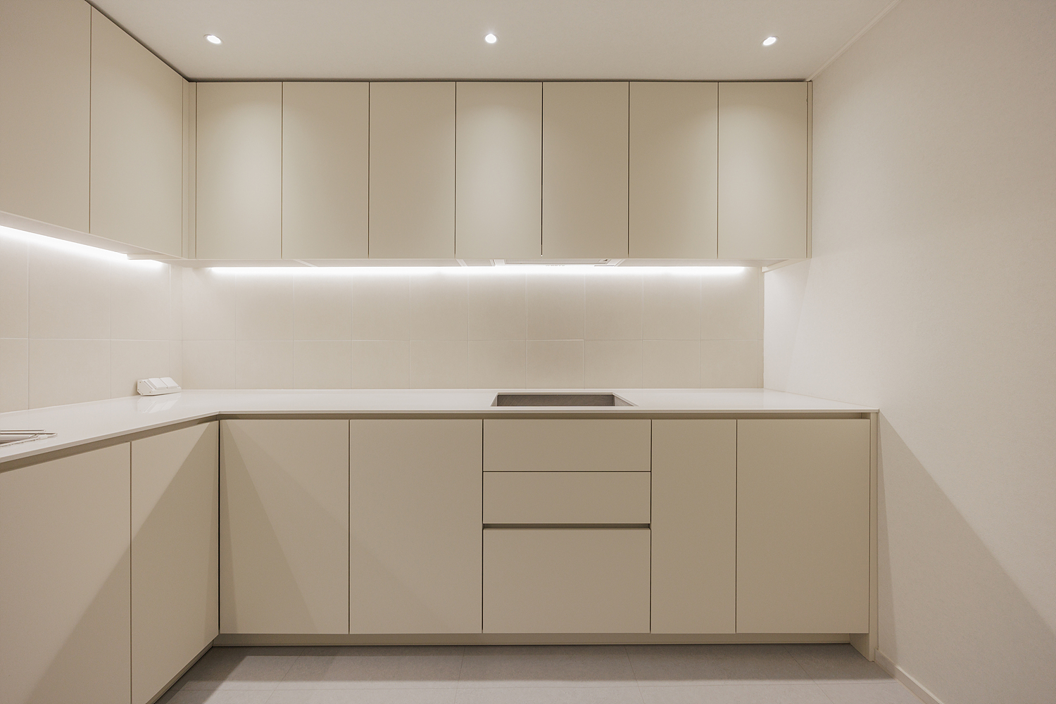 /user/i/idamdesign/editor/2608/c86547194f467bba3eec9dfed67e3c43_1788145159_5774.jpg 이미지크게보기