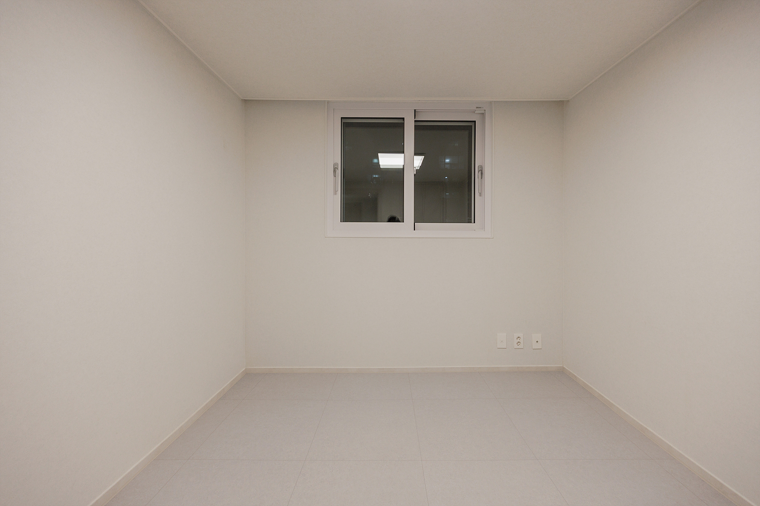 /user/i/idamdesign/editor/2608/c86547194f467bba3eec9dfed67e3c43_1788145186_3596.jpg 이미지크게보기