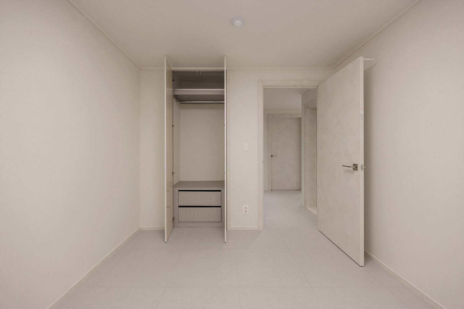 /user/i/idamdesign/editor/2608/c86547194f467bba3eec9dfed67e3c43_1788145187_0583.jpg 이미지크게보기
