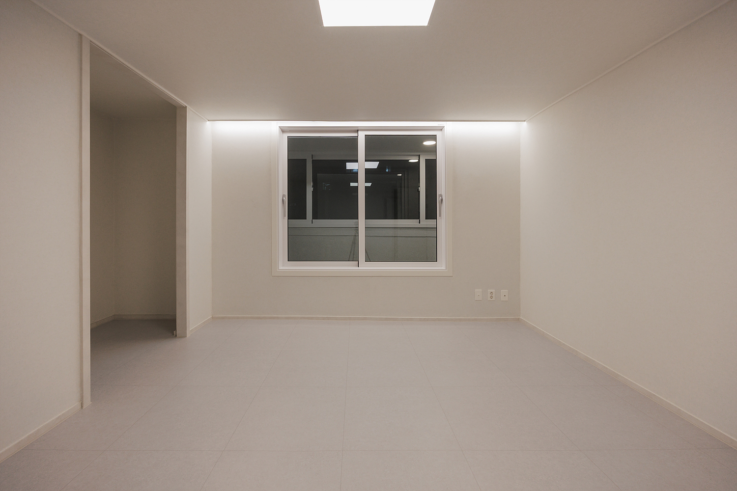 /user/i/idamdesign/editor/2608/c86547194f467bba3eec9dfed67e3c43_1788145201_0361.jpg 이미지크게보기