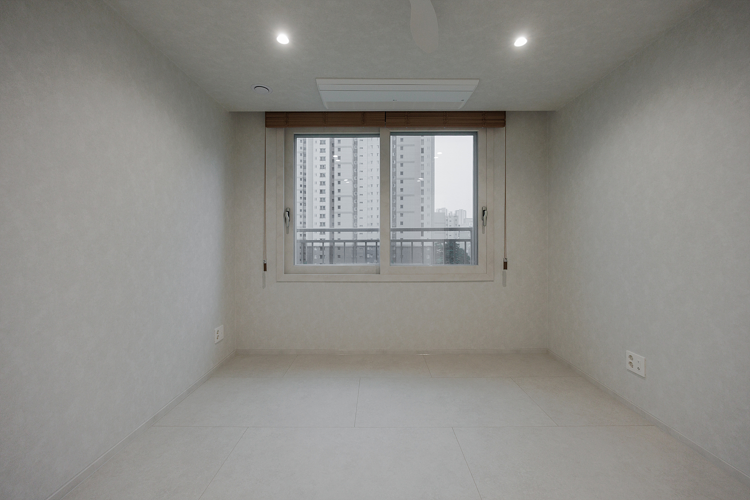 /user/i/idamdesign/editor/2608/dd87e09d95b9eaecd16addf53c57b8f5_1787030556_0893.jpg 이미지크게보기