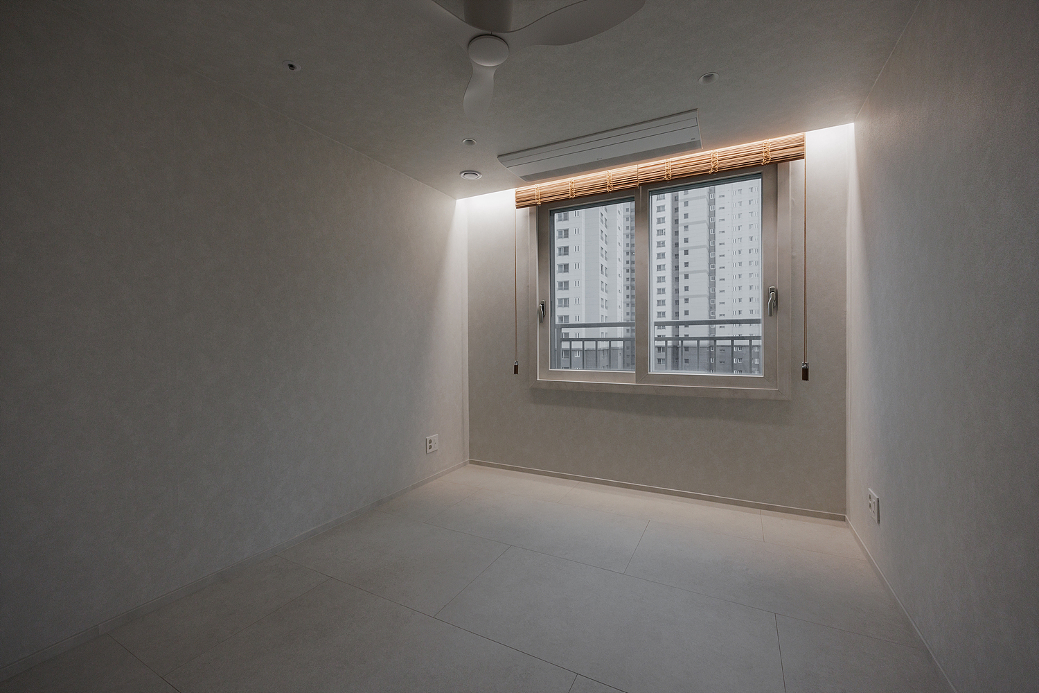 /user/i/idamdesign/editor/2608/dd87e09d95b9eaecd16addf53c57b8f5_1787030557_8047.jpg 이미지크게보기