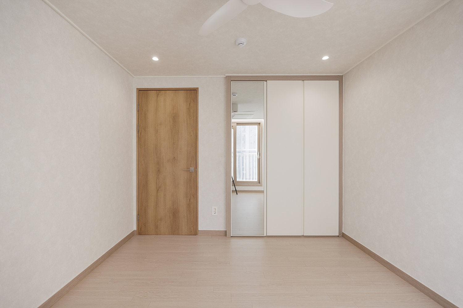 /user/i/idamdesign/editor/2609/12fc681adc29ef15e59fdaae46499658_1788410866_8059.jpg 이미지크게보기