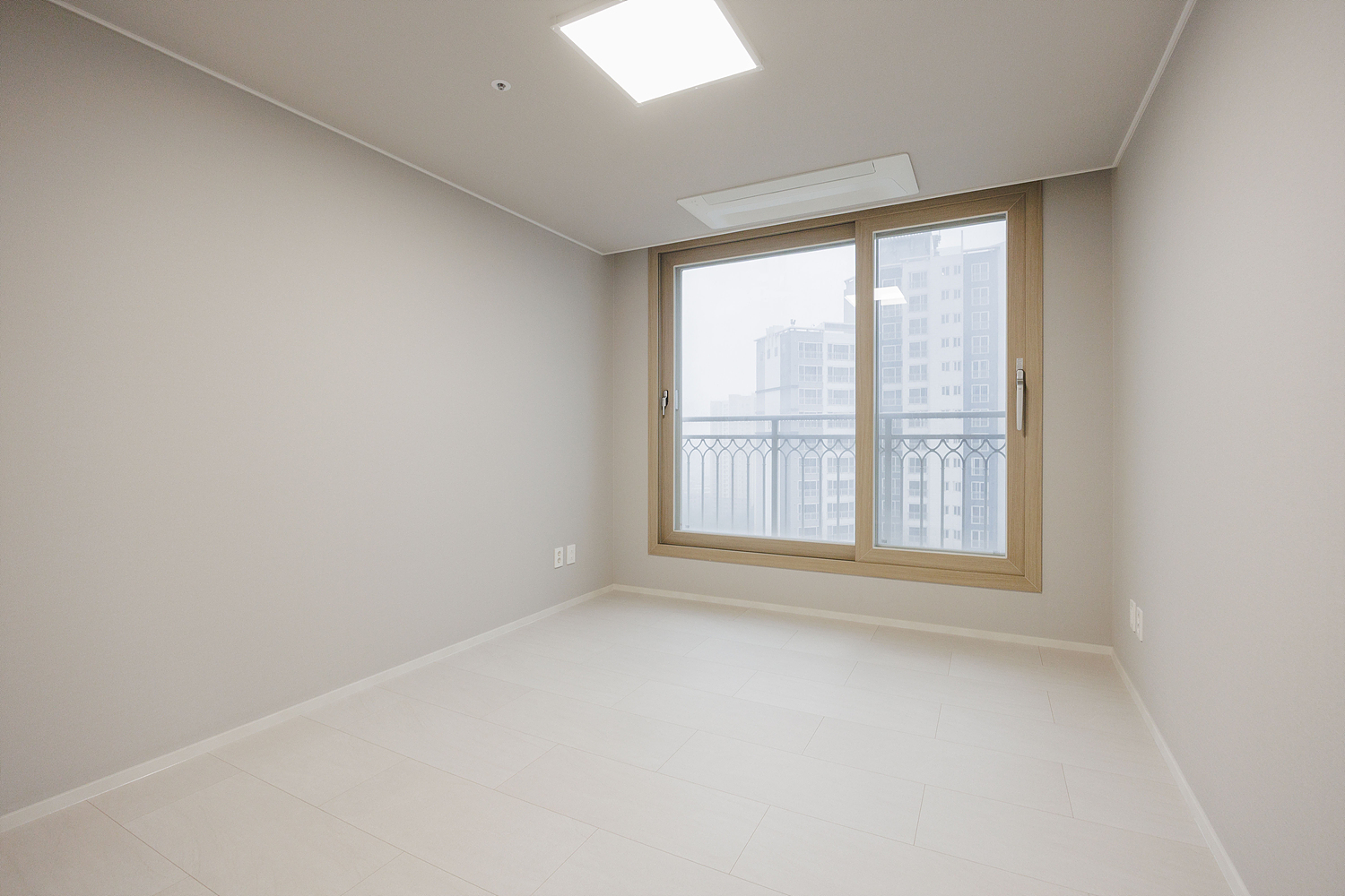 /user/i/idamdesign/editor/2609/ccc9134f9d6c3084214a54092d344df6_1789962481_2333.jpg 이미지크게보기
