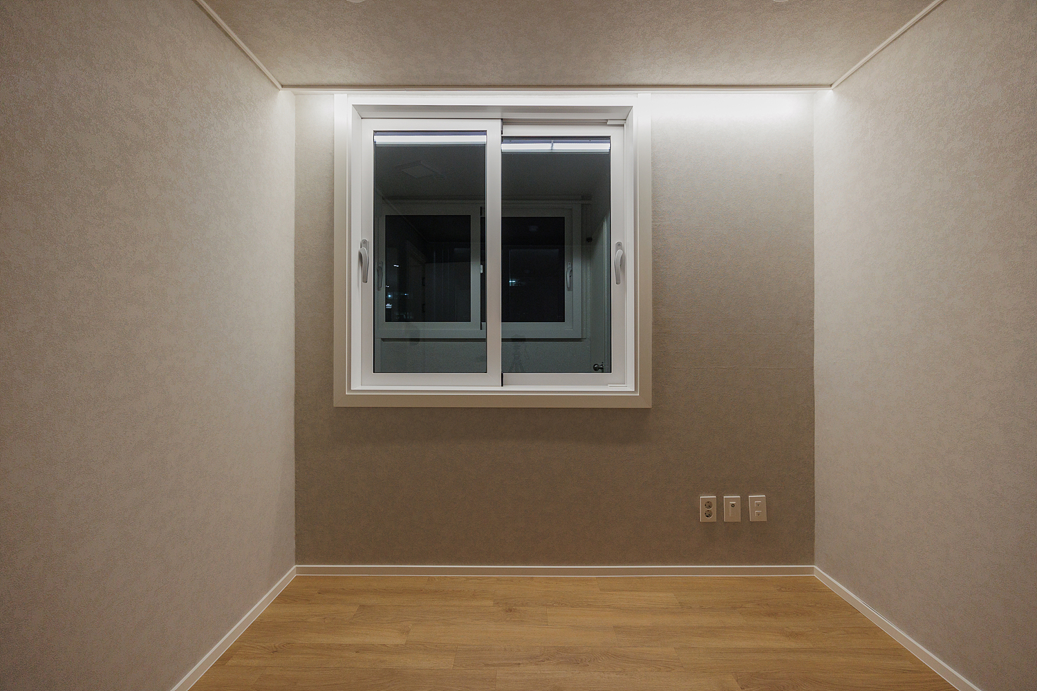 /user/i/idamdesign/editor/2610/90531b0c5fc3d70ce77a20c62ddb045b_1791258189_7095.jpg 이미지크게보기