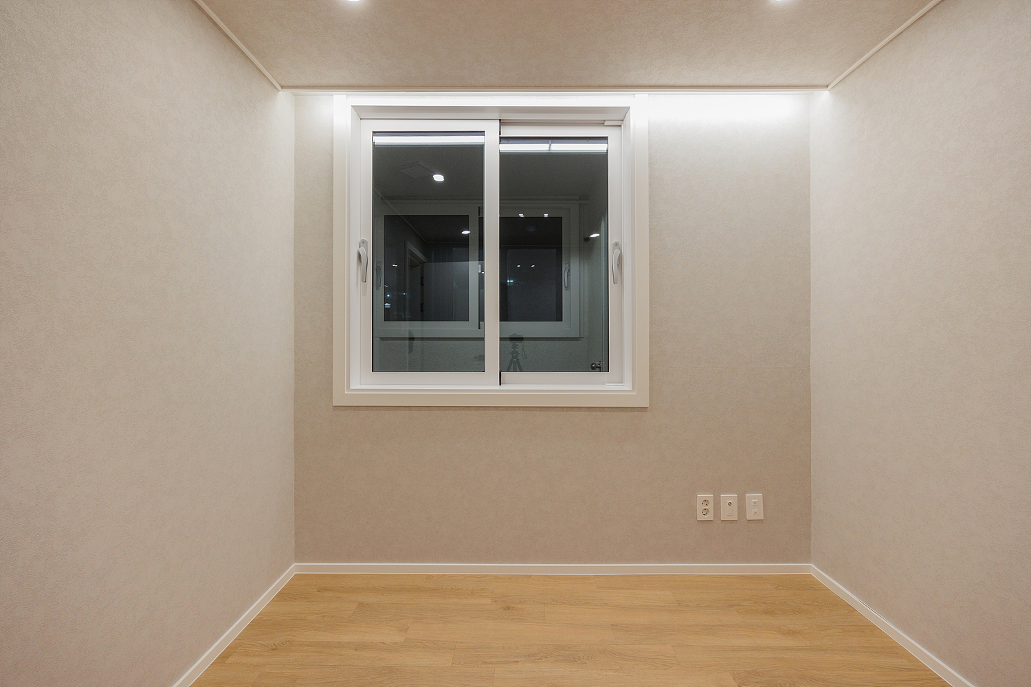 /user/i/idamdesign/editor/2610/90531b0c5fc3d70ce77a20c62ddb045b_1791258189_9116.jpg 이미지크게보기