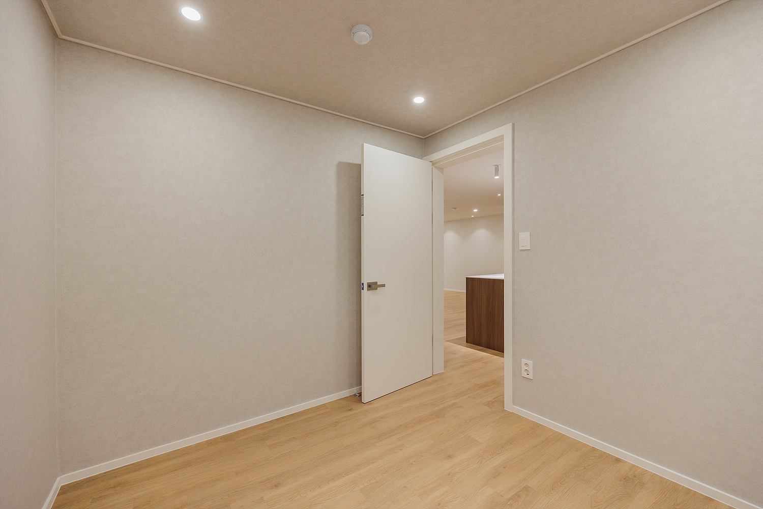 /user/i/idamdesign/editor/2610/90531b0c5fc3d70ce77a20c62ddb045b_1791258190_1316.jpg 이미지크게보기