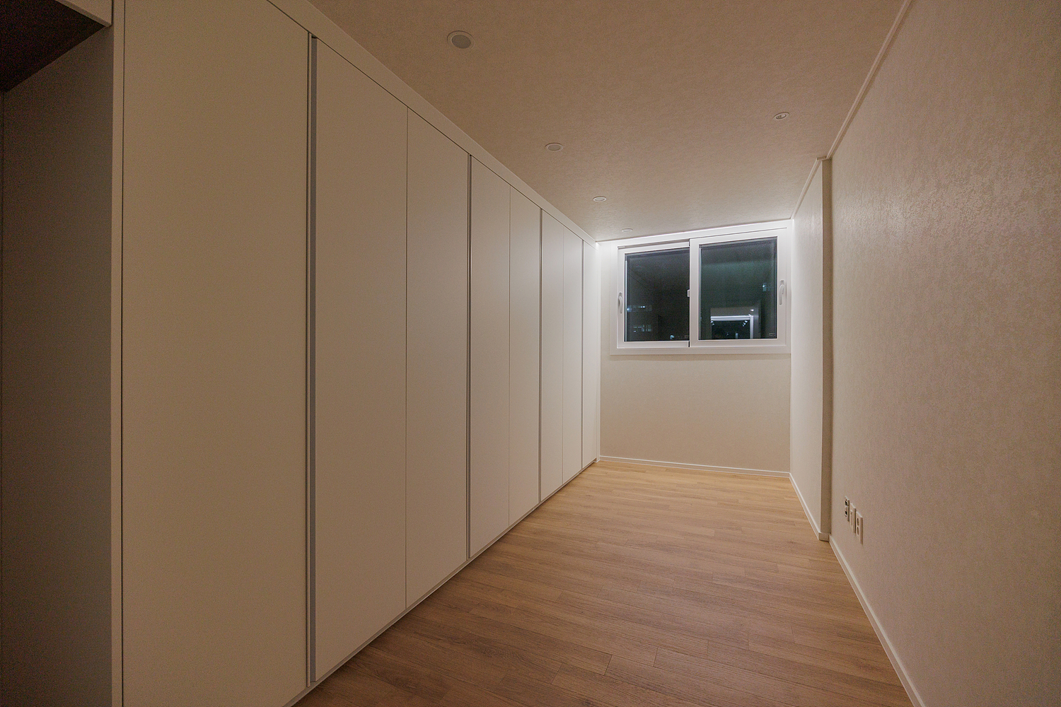 /user/i/idamdesign/editor/2610/90531b0c5fc3d70ce77a20c62ddb045b_1791258190_5789.jpg 이미지크게보기