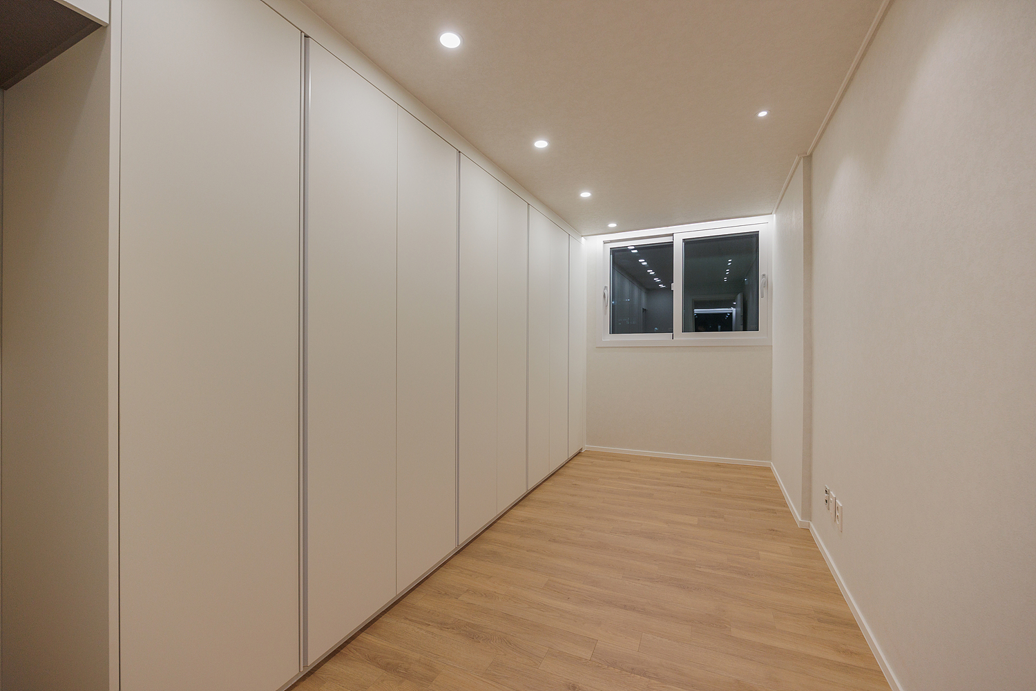 /user/i/idamdesign/editor/2610/90531b0c5fc3d70ce77a20c62ddb045b_1791258191_3635.jpg 이미지크게보기